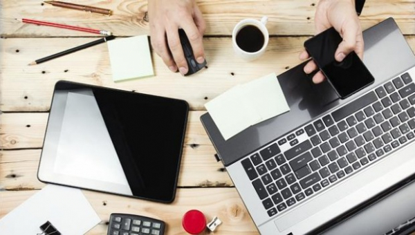 10 Avantazhet e të Mësuarit Online